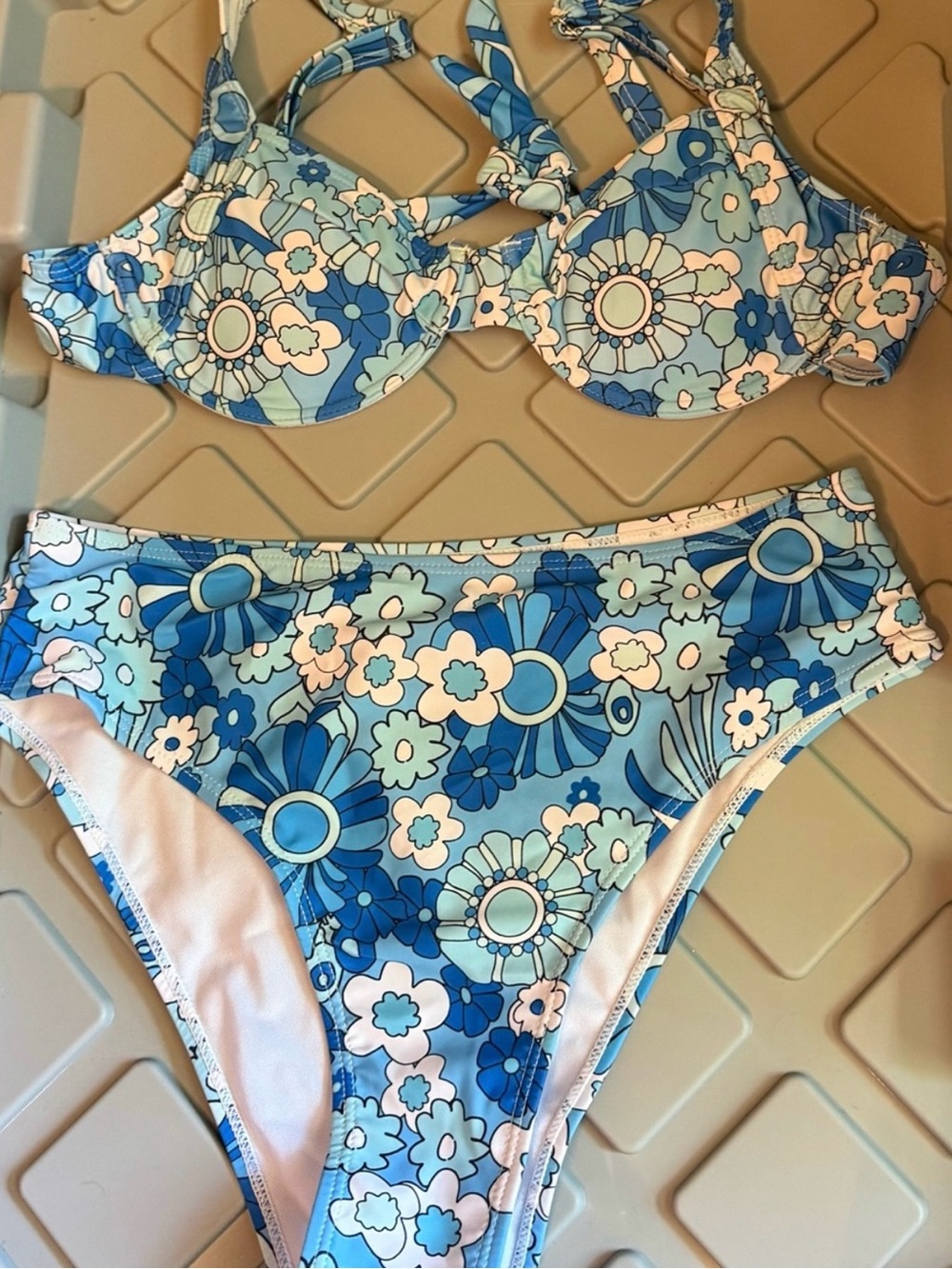 Lot of 6 MEDIUM Blue Mint Teal Aqua Floral Bikins - Picture 5 of 7